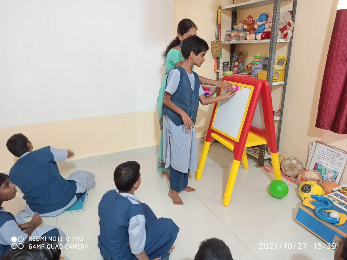 Children in Art Class